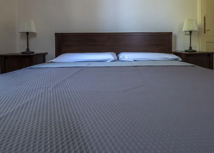 Regina Hotel *